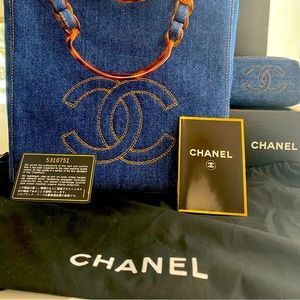 Chanel blue Denium tote CC embroidered logo.  Tortoise Bakelite chain handles